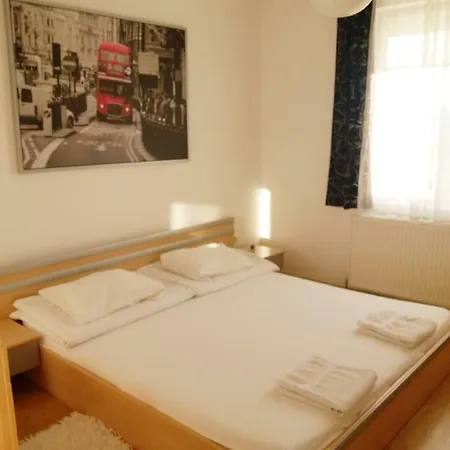 דירה Varnagy Apartman